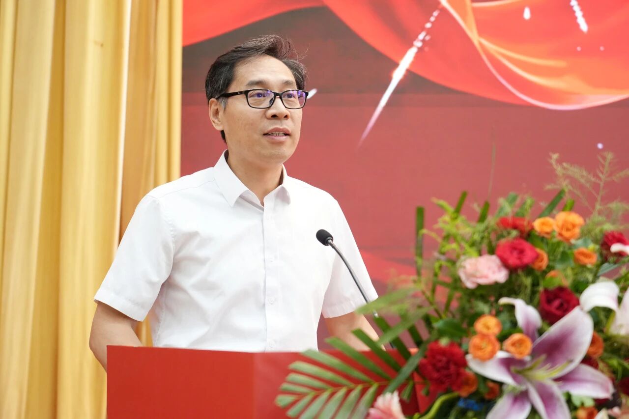 2-5 学术报告会--焦宁教授.jpg
